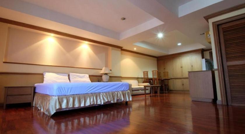 Alameda Suites Hotel Банкок Екстериор снимка