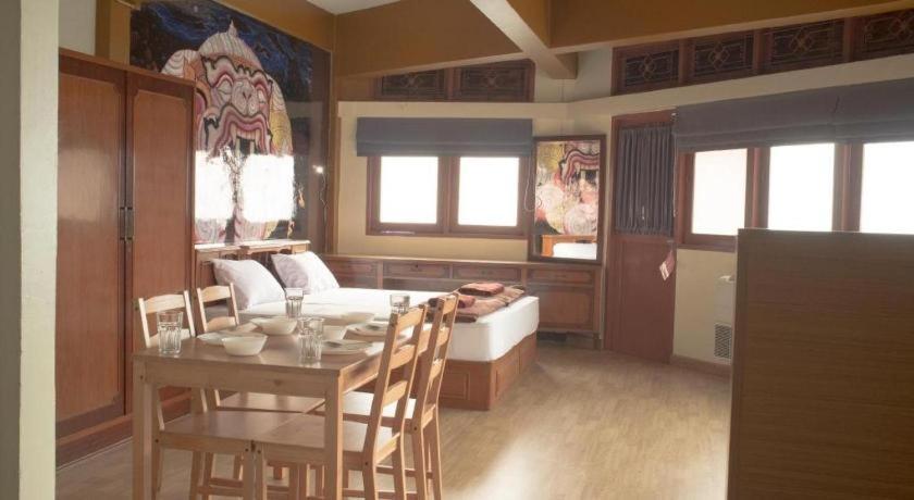 Alameda Suites Hotel Банкок Екстериор снимка